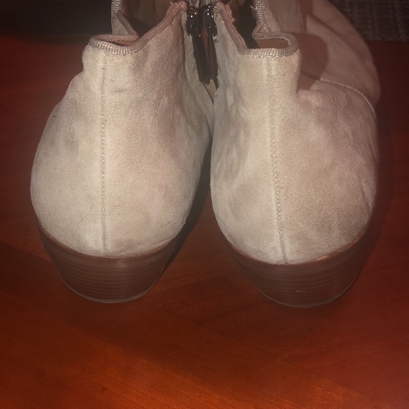 Prwnd Sam Edelman petty ankle bootie in suede size 10 .as is - Picture 4 of 10